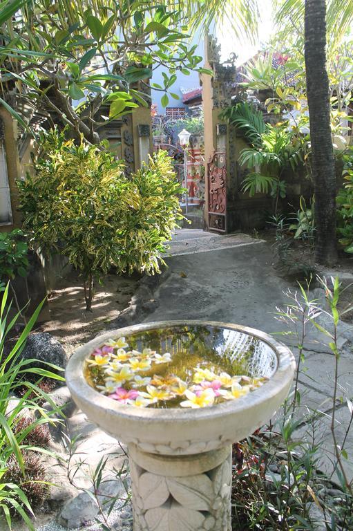 Green Palm Homestay BALI Exteriör bild